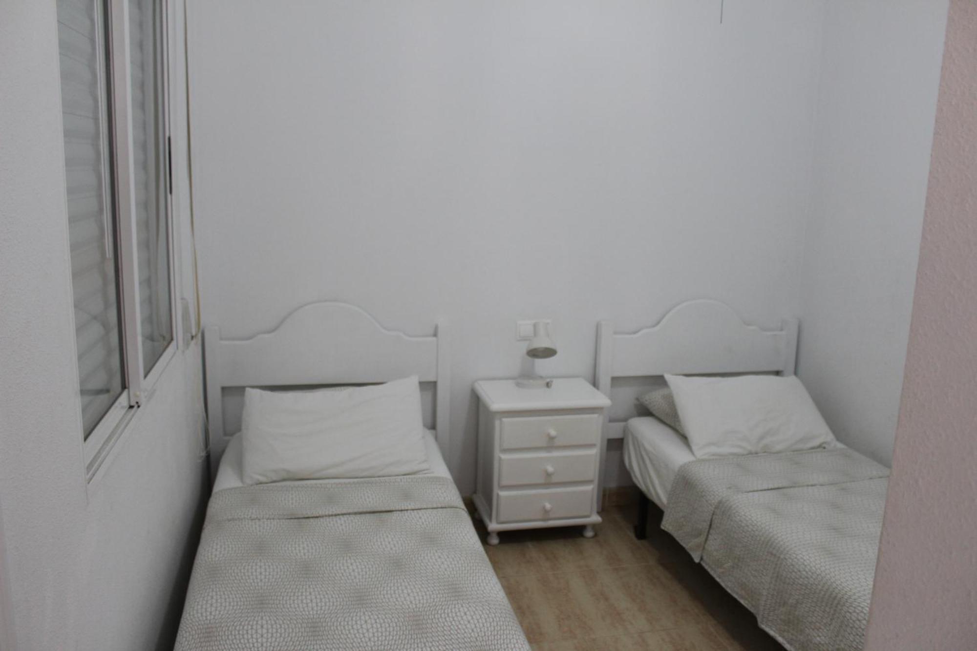 Bungalow With 2 Bedrooms And Roof Terrace In The Center Of La Zenia. Free Wifi. Orihuela Eksteriør bilde