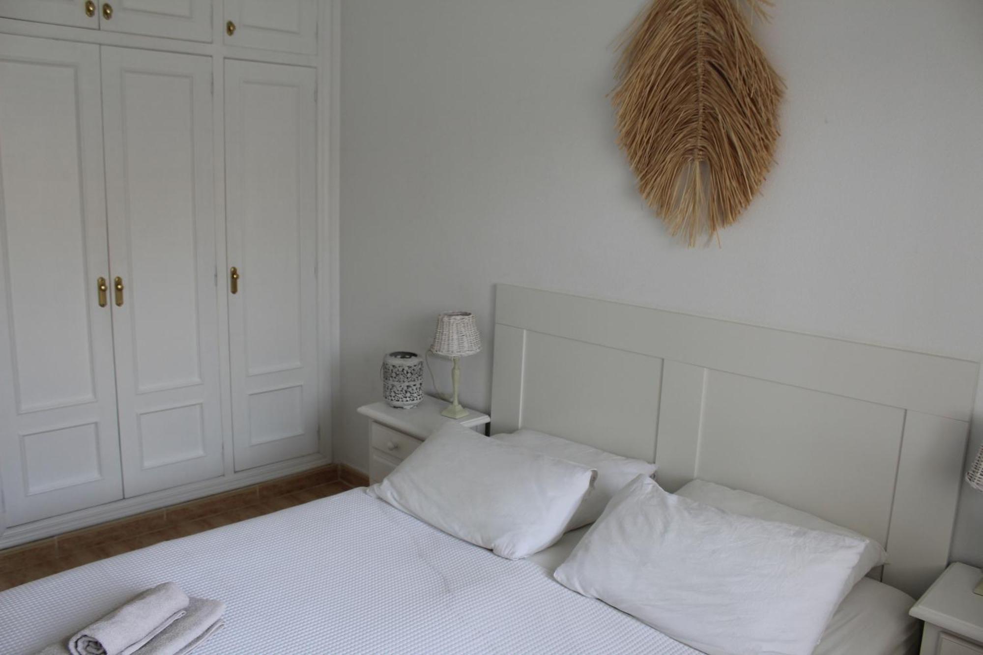 Bungalow With 2 Bedrooms And Roof Terrace In The Center Of La Zenia. Free Wifi. Orihuela Eksteriør bilde