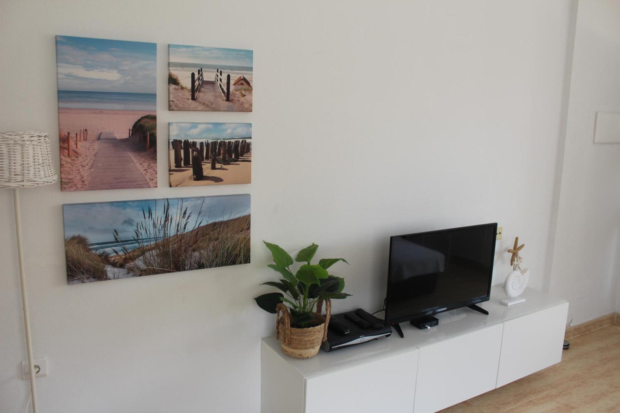 Bungalow With 2 Bedrooms And Roof Terrace In The Center Of La Zenia. Free Wifi. Orihuela Eksteriør bilde